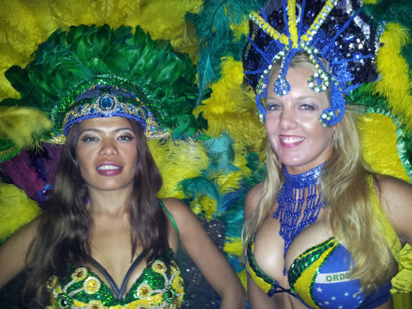 Samba show met een pecussie act